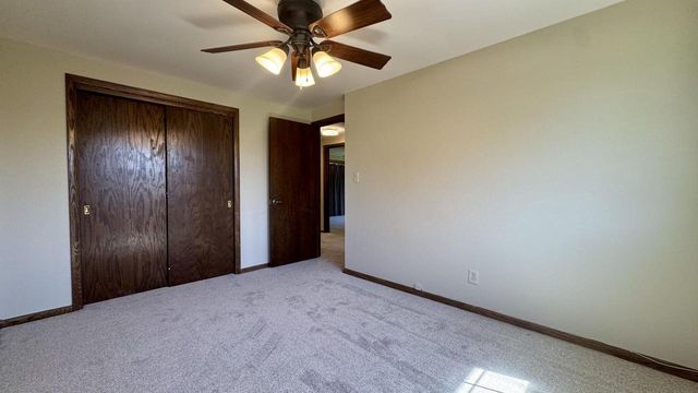 5340 S Maryknoll DRIVE, New Berlin, WI 53151