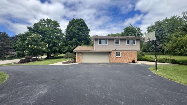 5340 S Maryknoll DRIVE, New Berlin, WI 53151