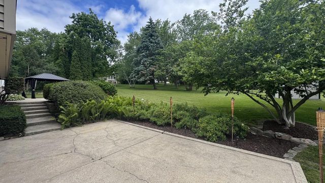 5340 S Maryknoll DRIVE, New Berlin, WI 53151