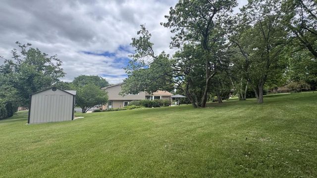 5340 S Maryknoll DRIVE, New Berlin, WI 53151