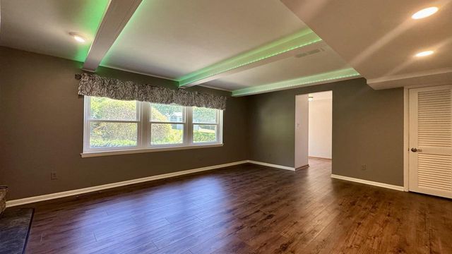 5340 S Maryknoll DRIVE, New Berlin, WI 53151