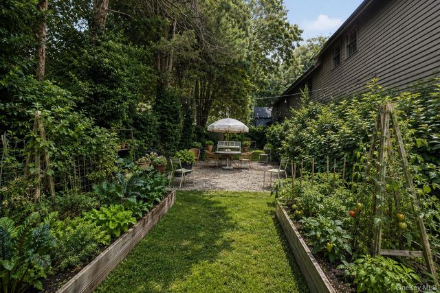 259 Westchester Avenue, Pound Ridge, NY 10576