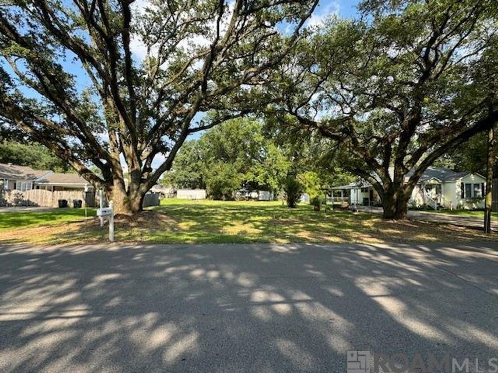 4624 39th St, Zachary, LA 70791