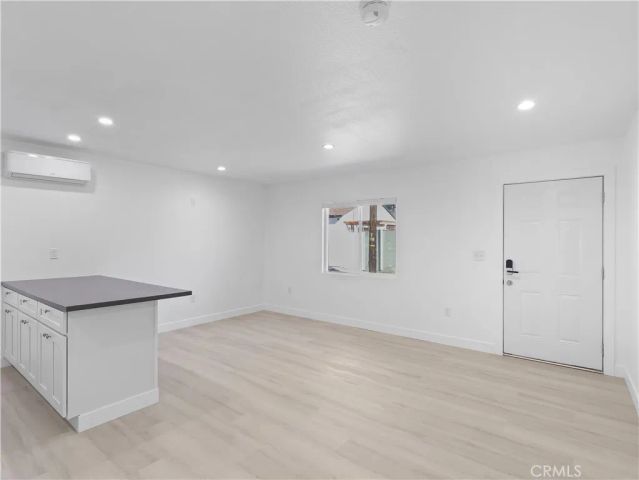 8828 Chimineas Avenue, Northridge, CA 91325