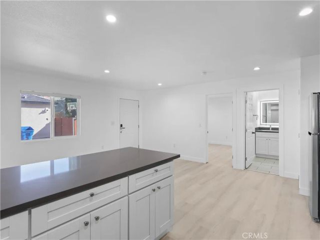 8828 Chimineas Avenue, Northridge, CA 91325