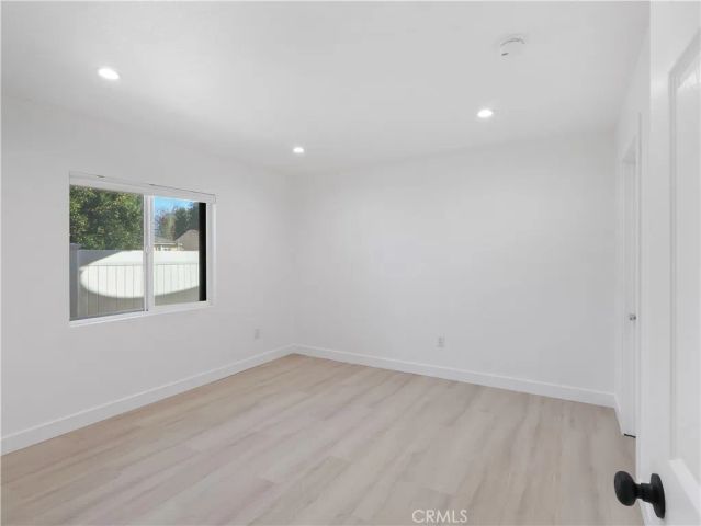 8828 Chimineas Avenue, Northridge, CA 91325