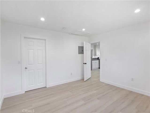 8828 Chimineas Avenue, Northridge, CA 91325