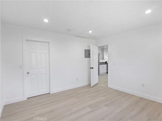 8828 Chimineas Avenue, Northridge, CA 91325