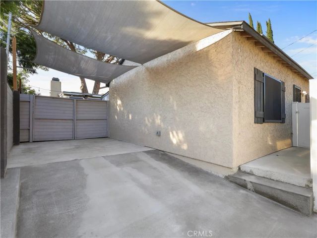 8828 Chimineas Avenue, Northridge, CA 91325