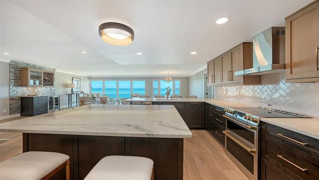 4708 OCEAN BOULEVARD E7, Sarasota, FL 34242