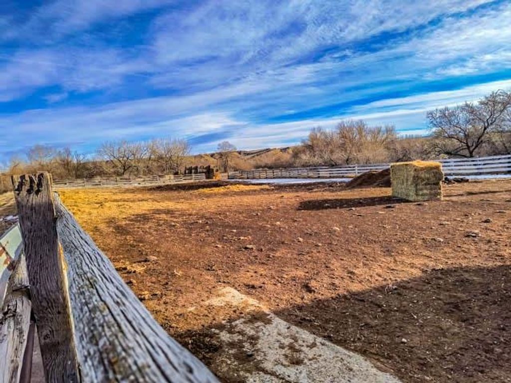 654 Hwy 20 N, Thermopolis, WY 82443 photo 69