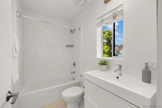 2189 Catalina Blvd, San Diego, CA 92107