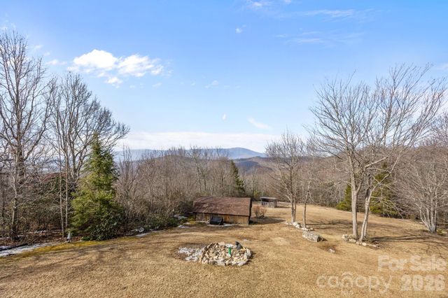 951 Pine Tree Road, Spruce Pine, NC 28777