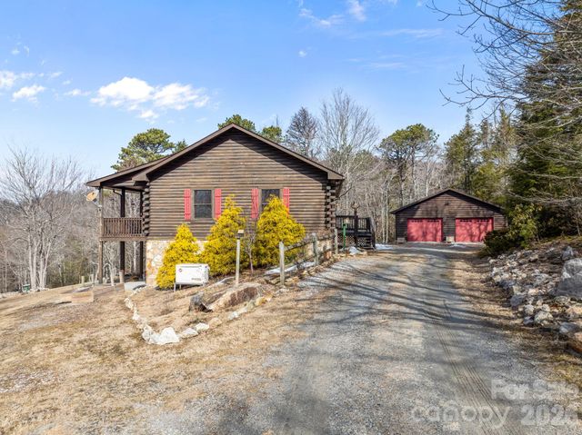 951 Pine Tree Road, Spruce Pine, NC 28777