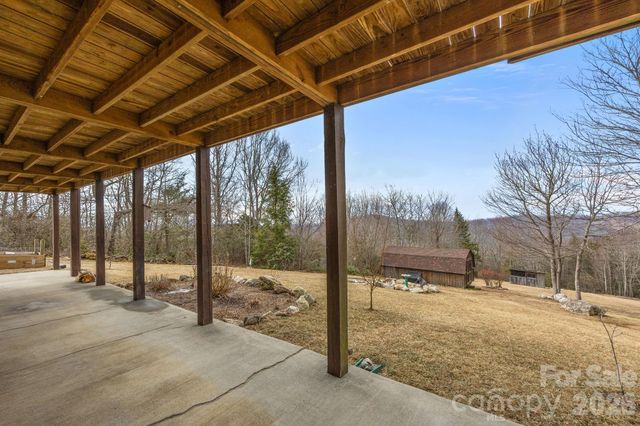 951 Pine Tree Road, Spruce Pine, NC 28777
