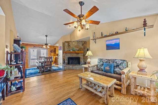 951 Pine Tree Road, Spruce Pine, NC 28777