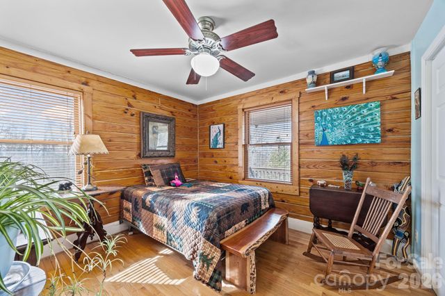 951 Pine Tree Road, Spruce Pine, NC 28777