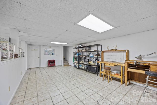 951 Pine Tree Road, Spruce Pine, NC 28777