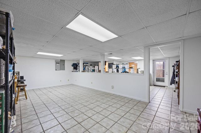 951 Pine Tree Road, Spruce Pine, NC 28777