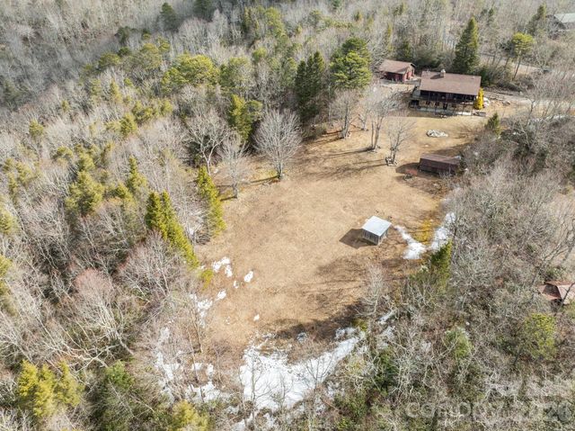 951 Pine Tree Road, Spruce Pine, NC 28777