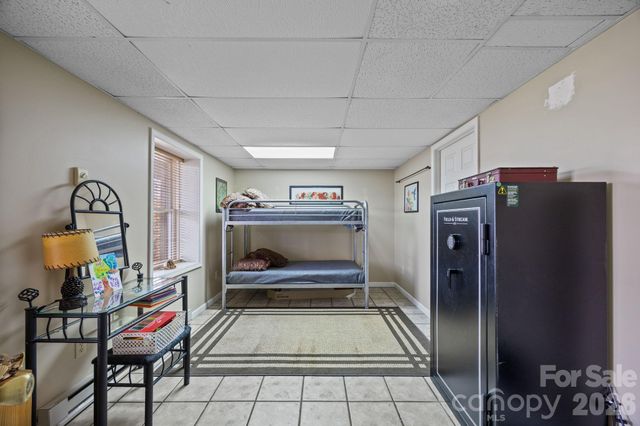 951 Pine Tree Road, Spruce Pine, NC 28777