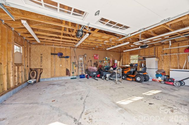 951 Pine Tree Road, Spruce Pine, NC 28777