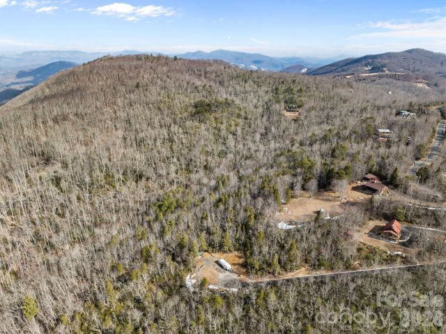 951 Pine Tree Road, Spruce Pine, NC 28777