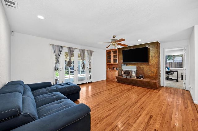 10832 Glenhaven Way, Rancho Cordova, CA 95670