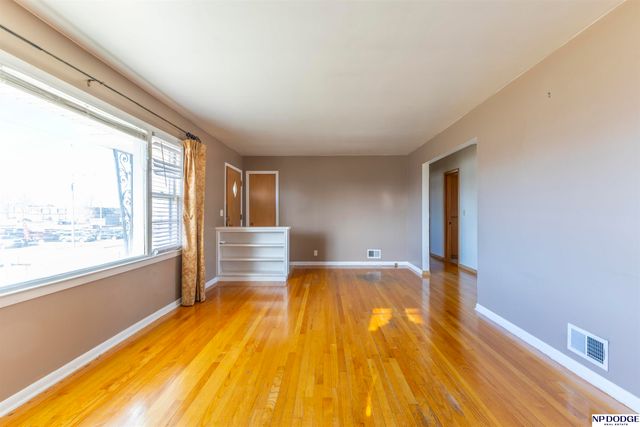 3523 S 50th Street, Omaha, NE 68106