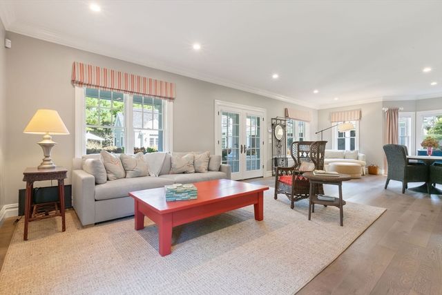 440 Grand Island Dr, Barnstable, MA 02655