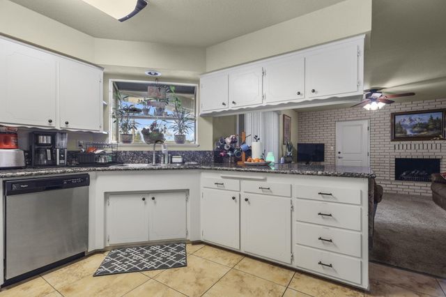 6624 Southgate Drive, Redding, CA 96001