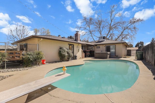 6624 Southgate Drive, Redding, CA 96001