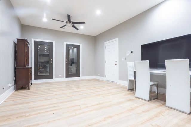 4453 S Lake Park Avenue 6, Chicago, IL 60653