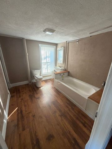 522 E Superior Street, Ottawa, IL 61350