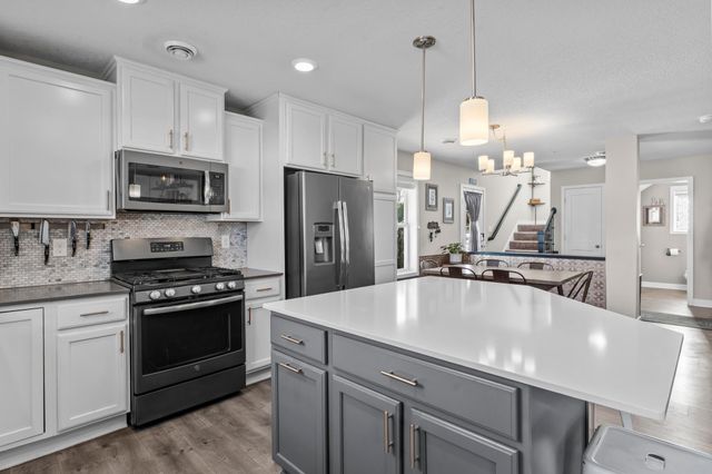 5848 Moonlight Way NE, Prior Lake, MN 55372