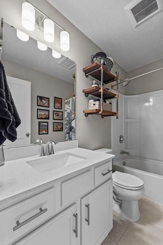 5848 Moonlight Way NE, Prior Lake, MN 55372