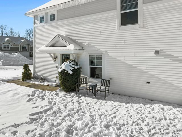 5848 Moonlight Way NE, Prior Lake, MN 55372