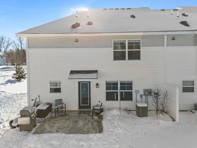 5848 Moonlight Way NE, Prior Lake, MN 55372