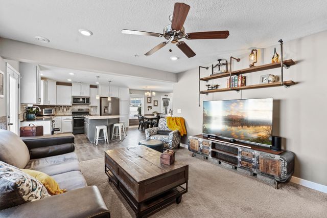 5848 Moonlight Way NE, Prior Lake, MN 55372