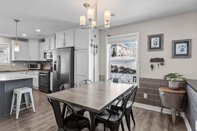 5848 Moonlight Way NE, Prior Lake, MN 55372