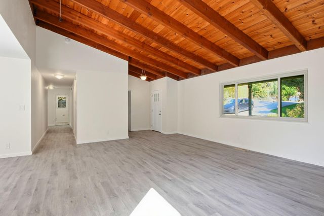 17634 Penny Ct, Grass Valley, CA 95949