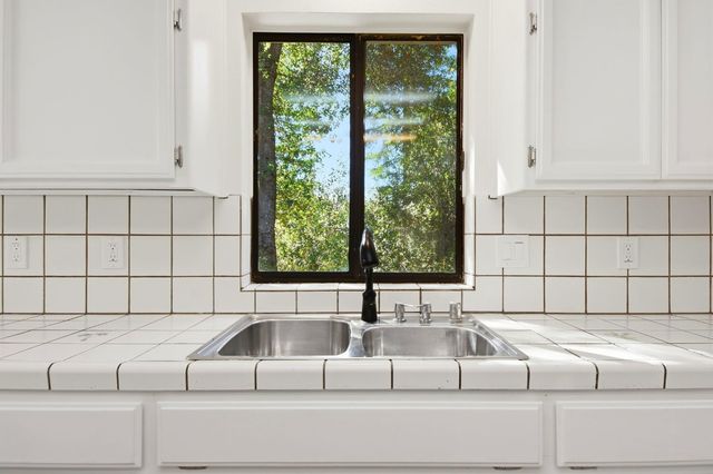 17634 Penny Ct, Grass Valley, CA 95949