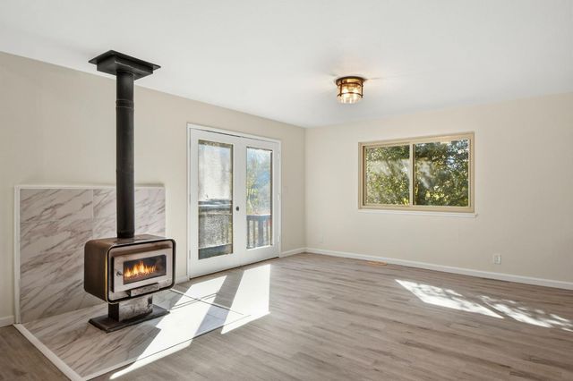 17634 Penny Ct, Grass Valley, CA 95949