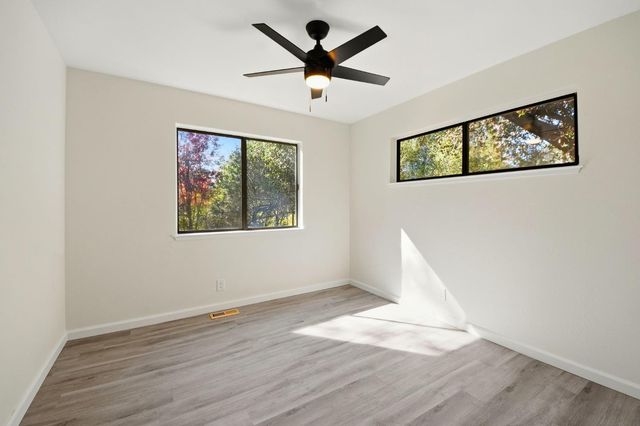 17634 Penny Ct, Grass Valley, CA 95949