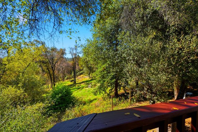 17634 Penny Ct, Grass Valley, CA 95949