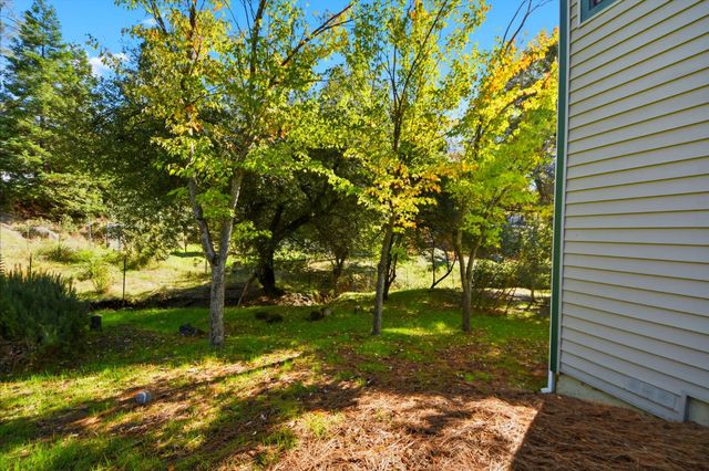 17634 Penny Ct, Grass Valley, CA 95949