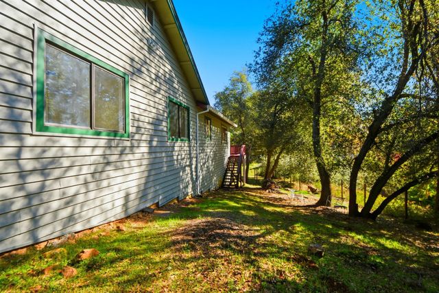 17634 Penny Ct, Grass Valley, CA 95949