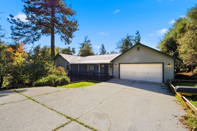 17634 Penny Ct, Grass Valley, CA 95949