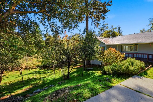 17634 Penny Ct, Grass Valley, CA 95949