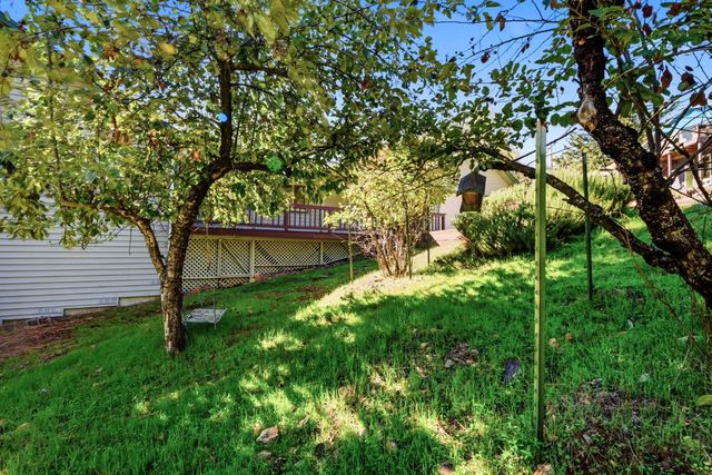 17634 Penny Ct, Grass Valley, CA 95949